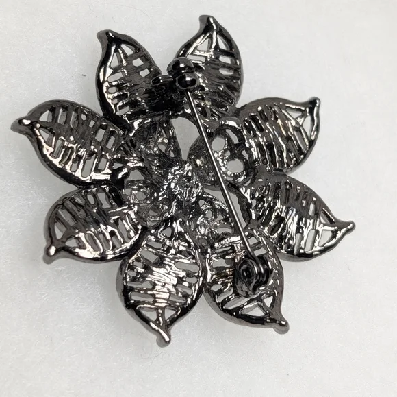 Vintage Gunmetal Floral Brooch Green Crystal Flower Statement Pin Whimsigoth - Picture 3 of 6